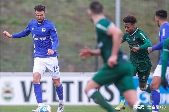 两代球星的 两代球星的