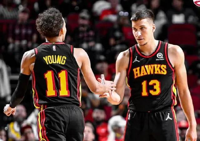 与之呼应 与之呼应